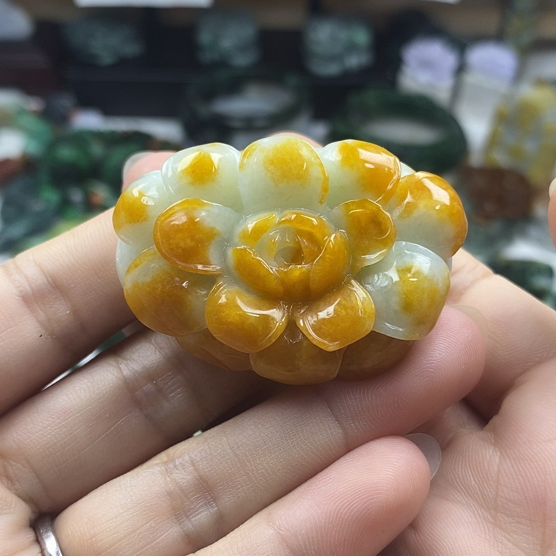 颈饰未镶嵌翡翠玉**心牌子