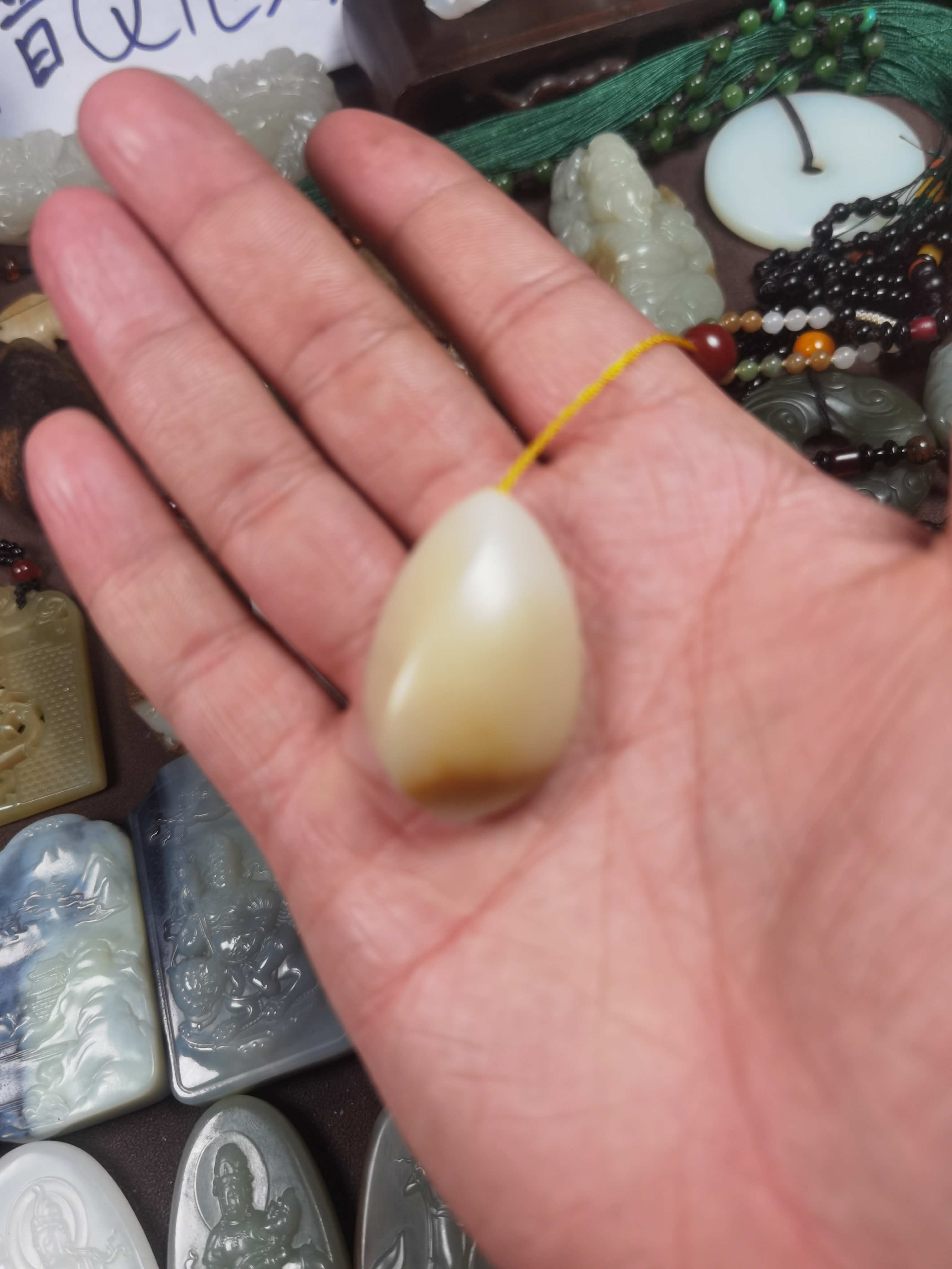 新疆和田玉吊坠，