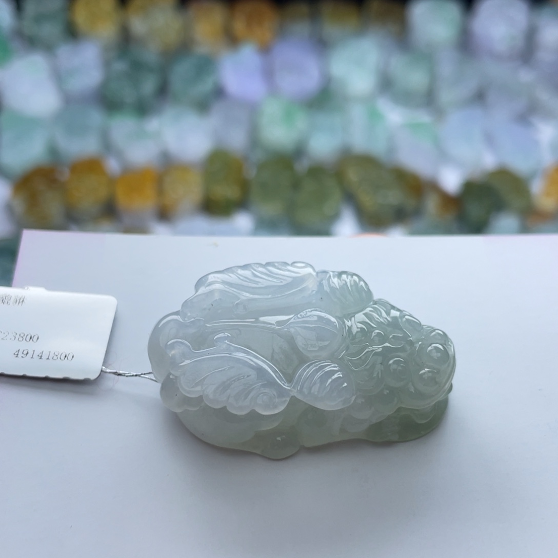 翡翠颈饰未镶嵌貔貅