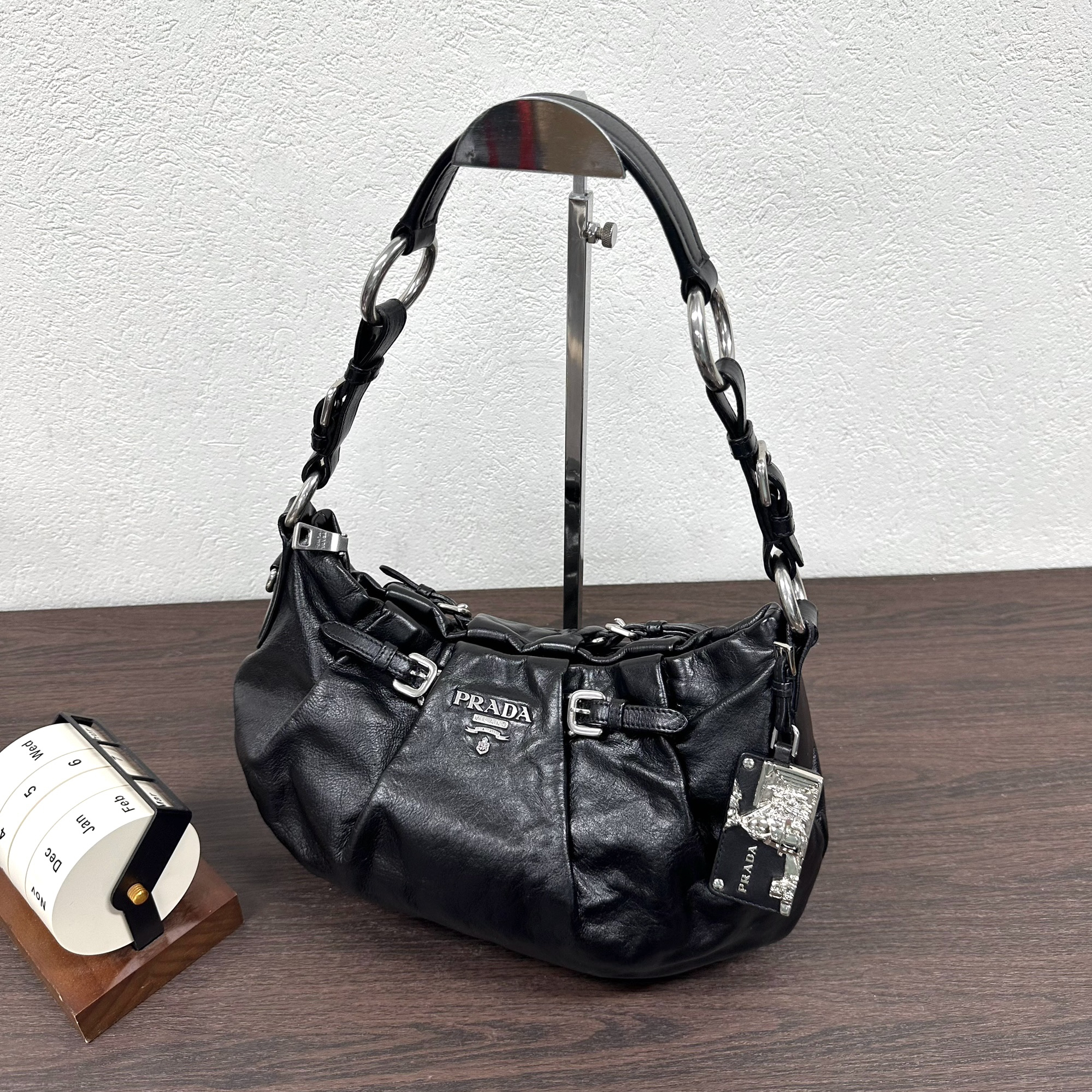 95新 Prada/普拉达 黑银航海系列船牌元宝单肩包123449