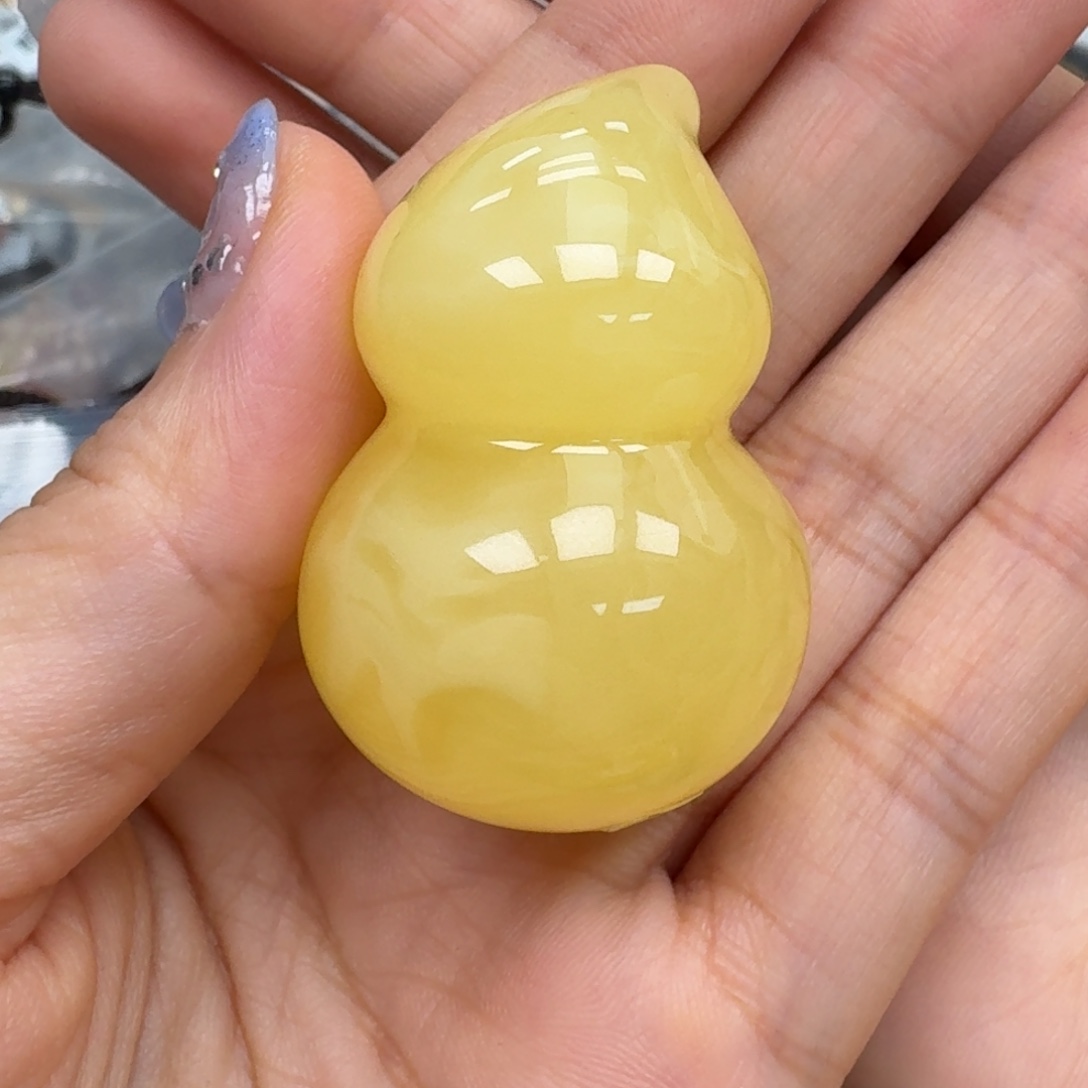 未镶嵌琥珀珠宝奇石