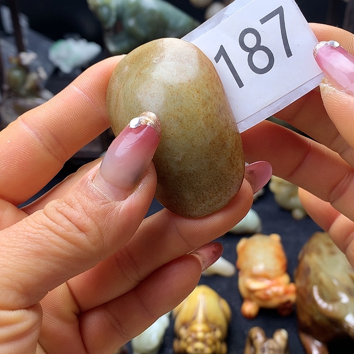 和田玉未镶嵌车挂