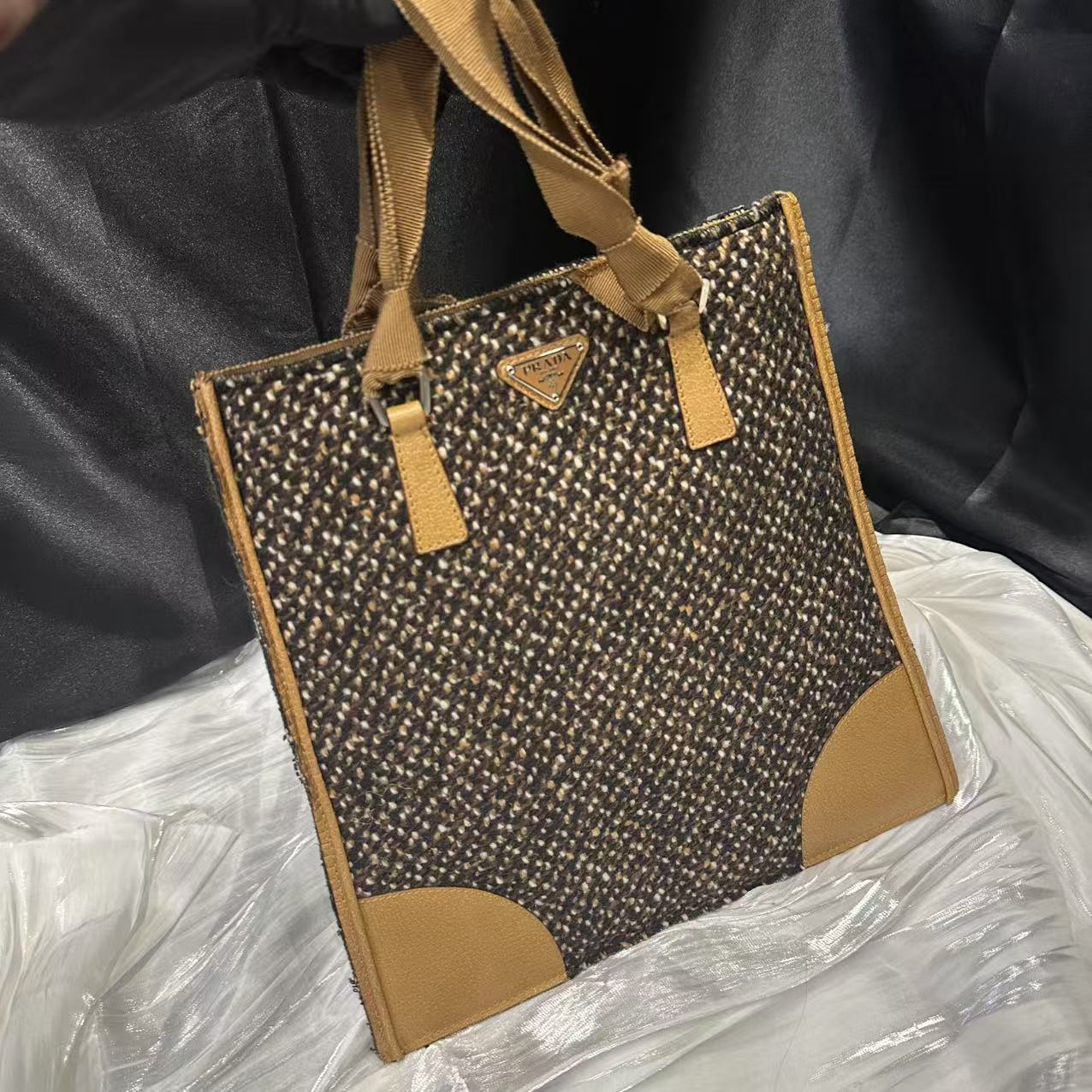 95新 Prada/普拉达 伦老板/95新/普拉达手提袋