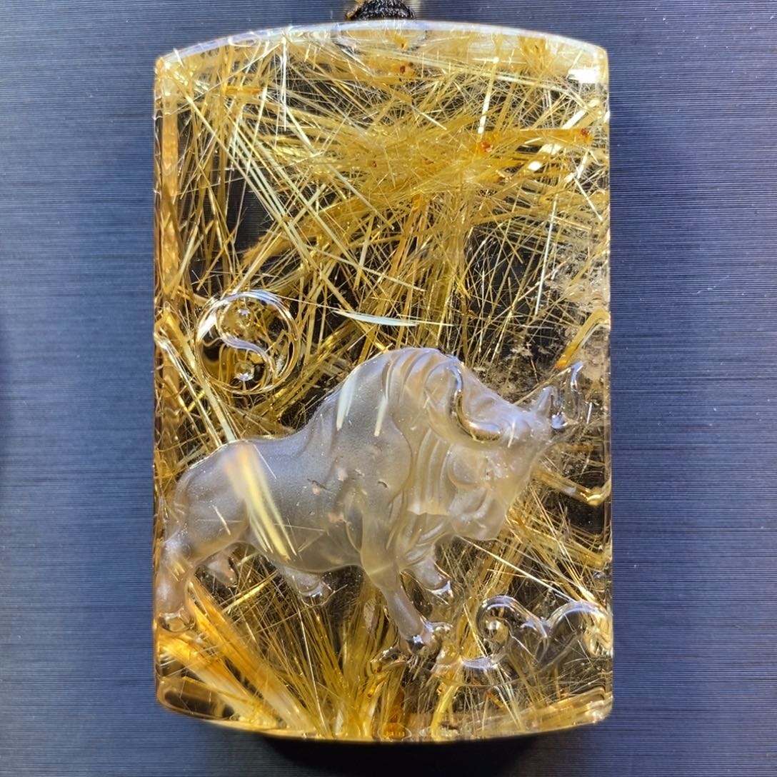 颈饰水晶未镶嵌钛晶生肖牛吊坠