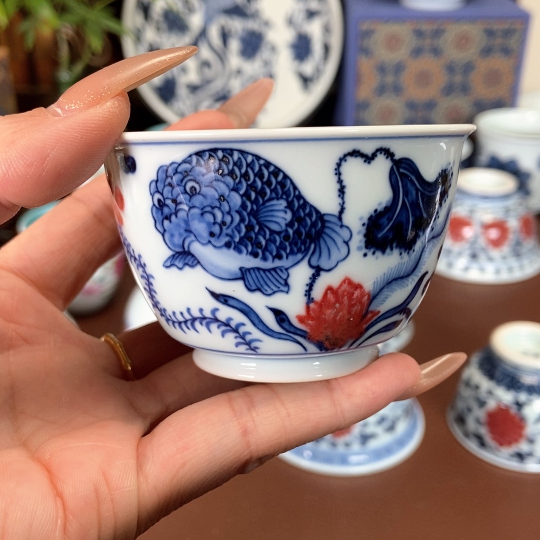 阳春白雪青花釉里红鸿运当头马蹄杯