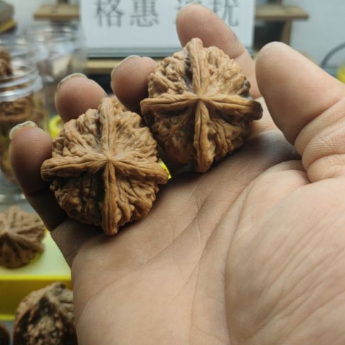 随***$木质类玉玺四棱核桃