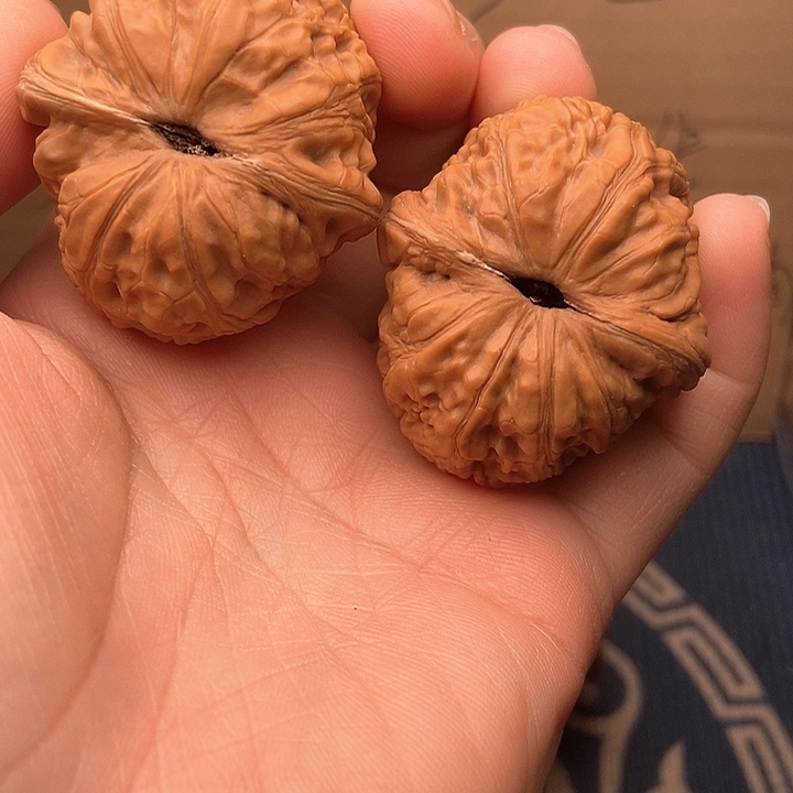 文玩核桃吊坠43元宝