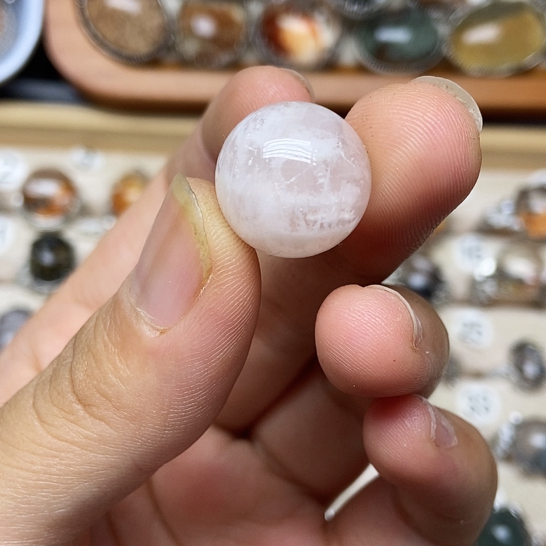 未镶嵌水晶颈饰水晶