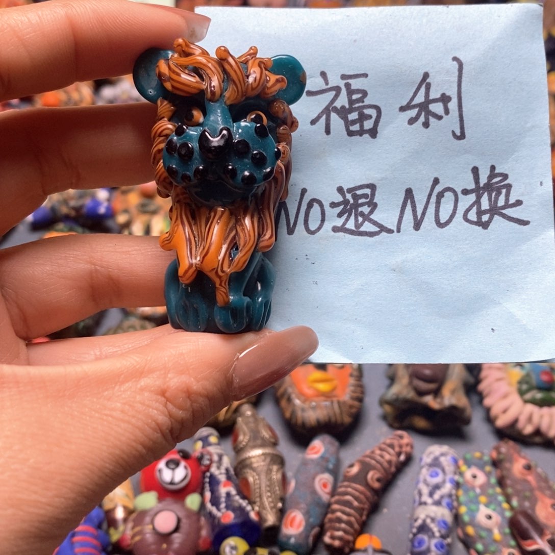 琉璃颈饰印度尼西亚狮子