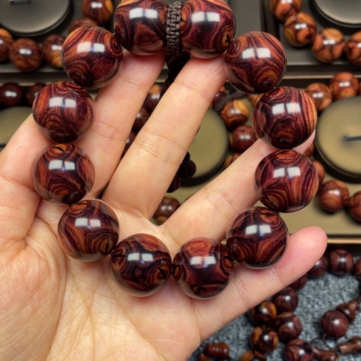 花梨木类超****虹2.0-2.0对眼鬼脸