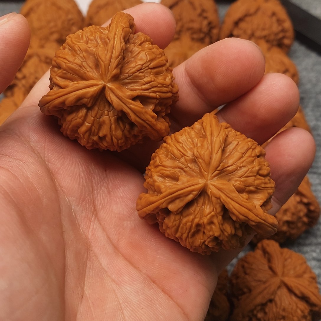 文玩核桃吊坠厚**心精工修复三棱40白奔