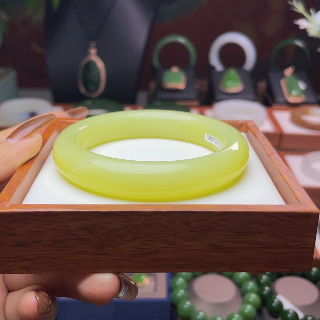 和田玉和田玉黄口手镯57未镶嵌