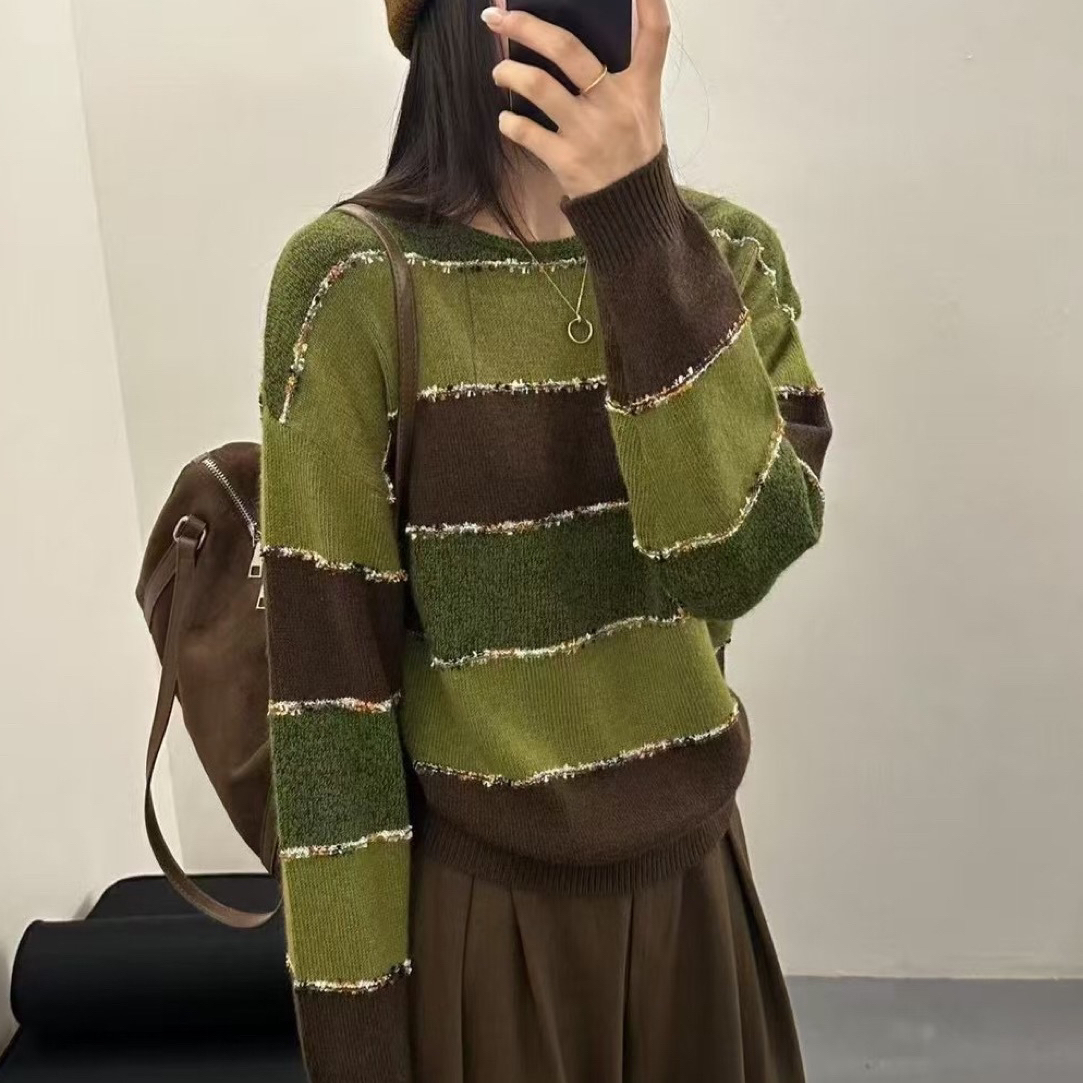 条纹慵懒风绿色短款上衣女宽松型潮牌时尚百搭复古针织毛衣