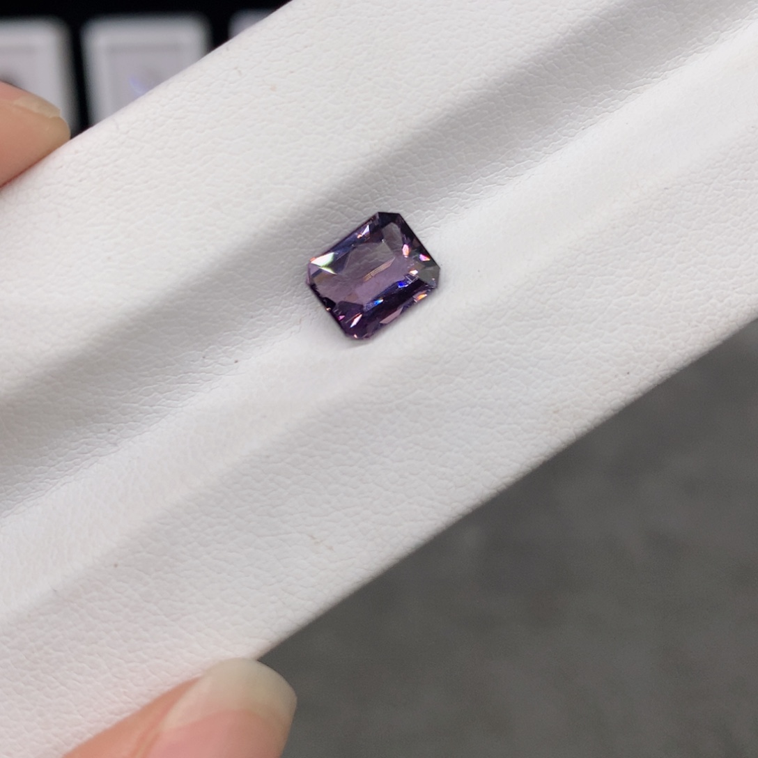 尖晶石裸石1.93克拉