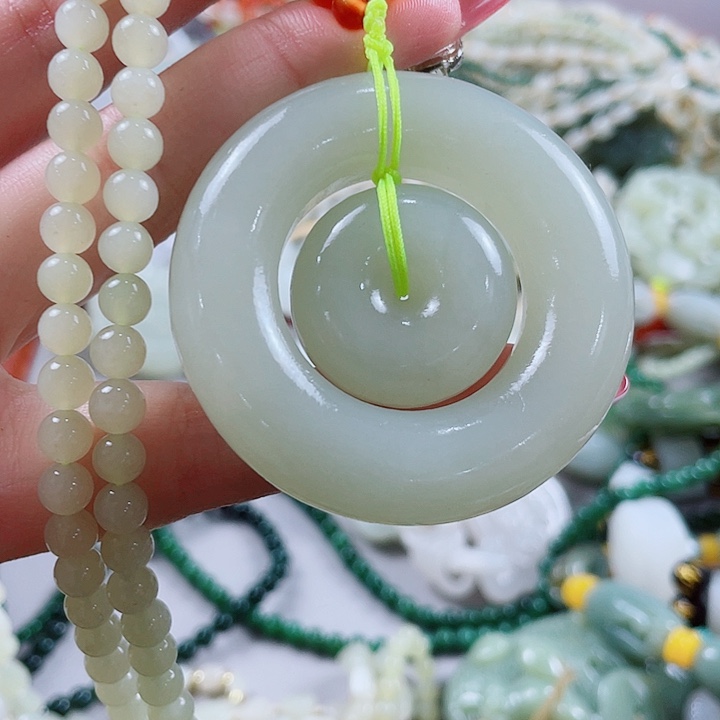 颈饰未镶嵌和田玉