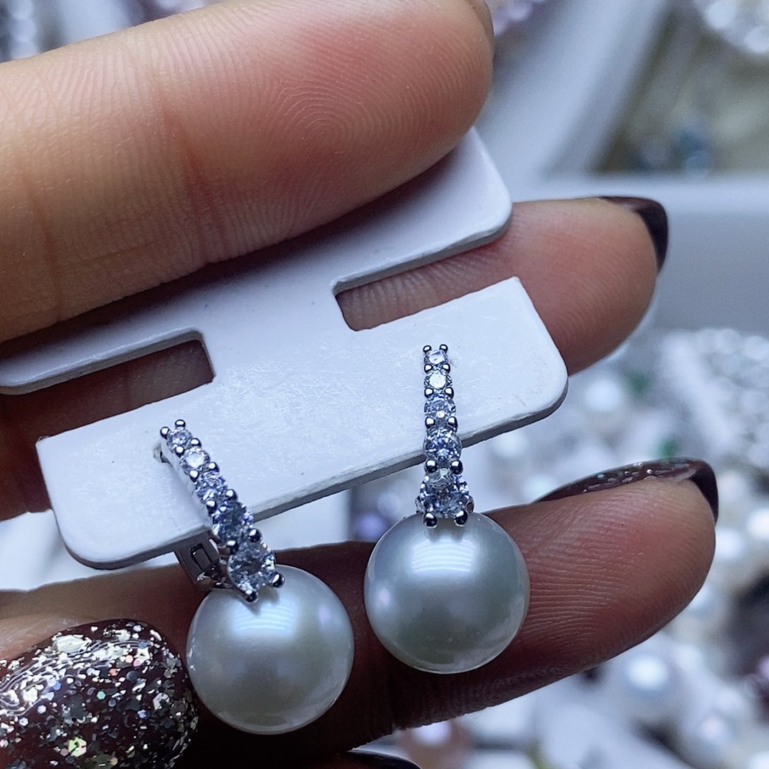 未镶嵌耳钉淡水珍珠崔*?