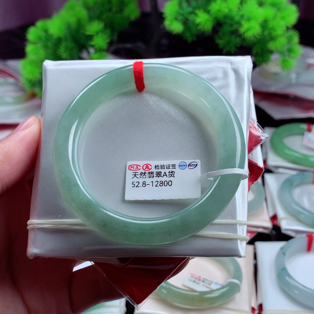 翡翠手镯未镶嵌缅甸翡翠天然手镯