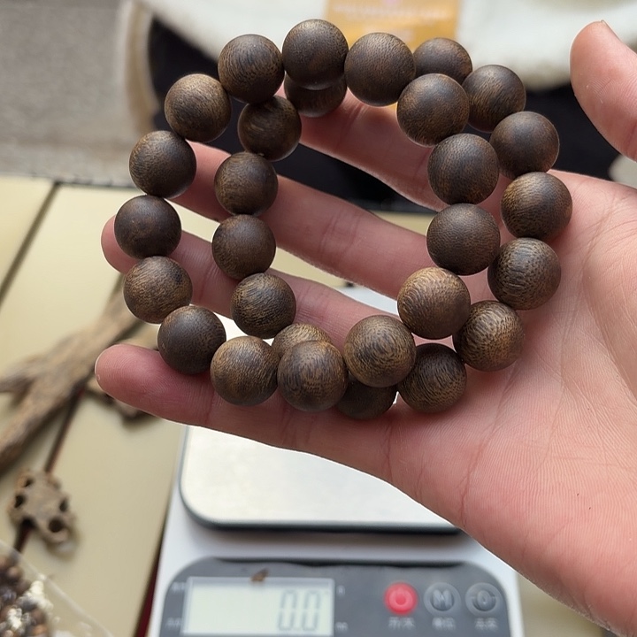 沉香沉香碎屑红骨凹身沉水浮1.5圆珠单圈多样性发1