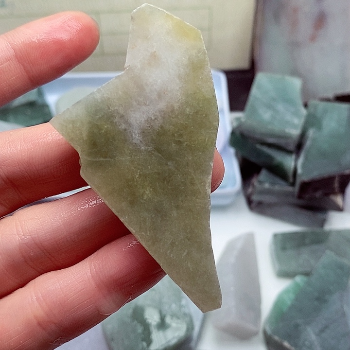 翡翠颈饰未镶嵌缅甸翡翠A货边角