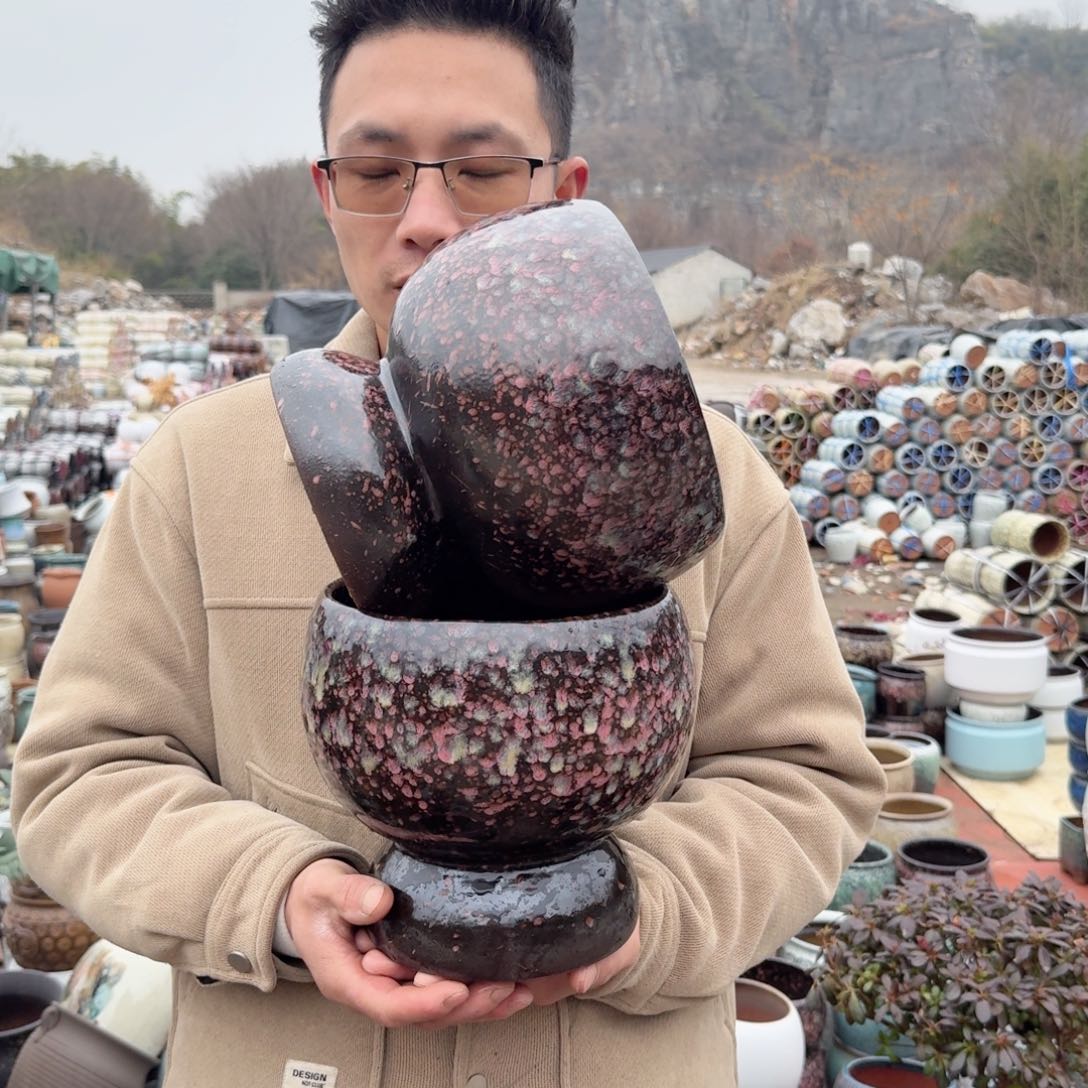 紫砂花盆口18.5高19（两个紫球