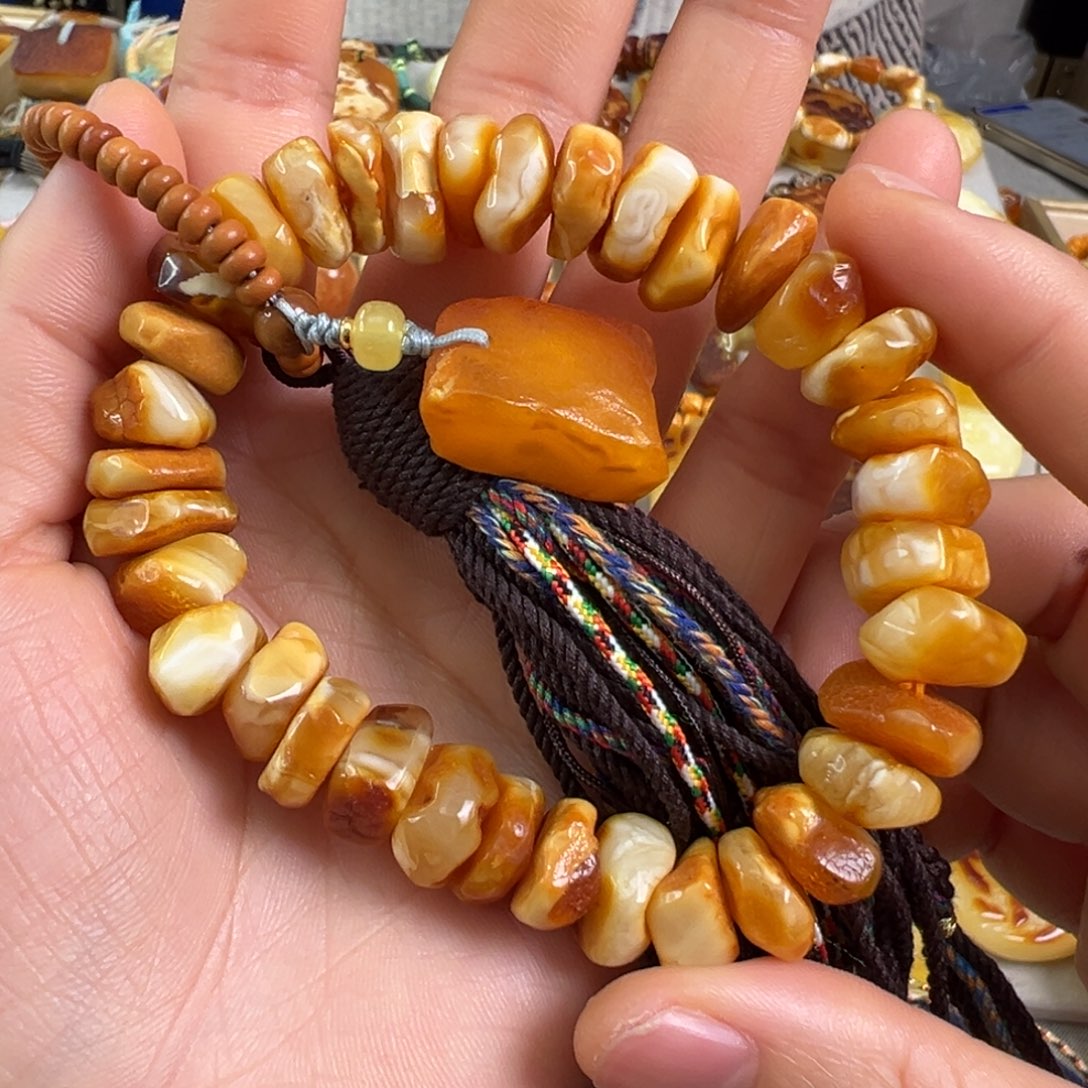 蜜蜡裸石未镶嵌蜜蜡