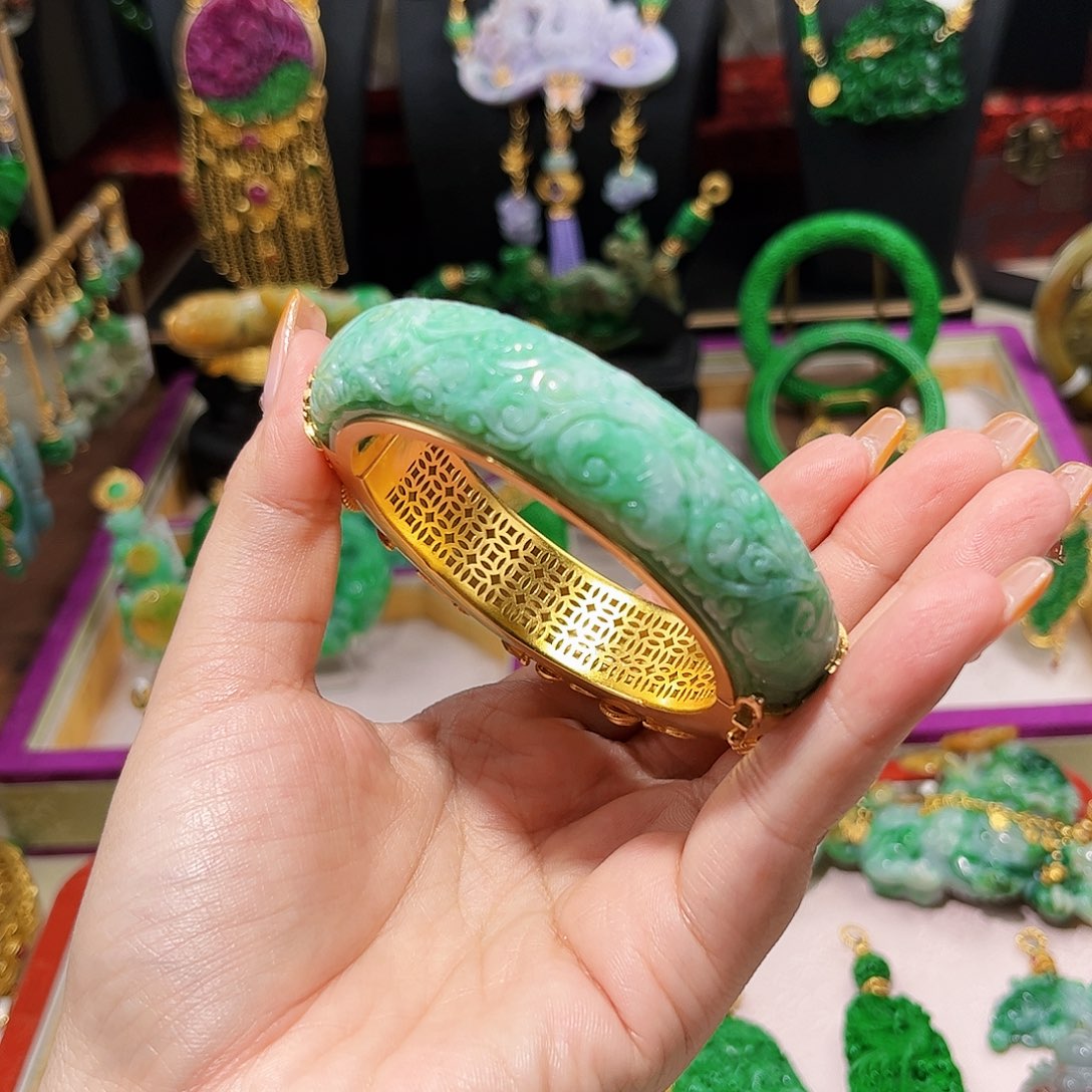 【闪购商品】翡翠手镯未镶嵌翡翠