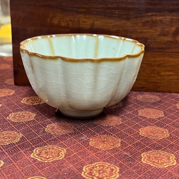 hh01瑕疵！！乳黄色花型主人杯