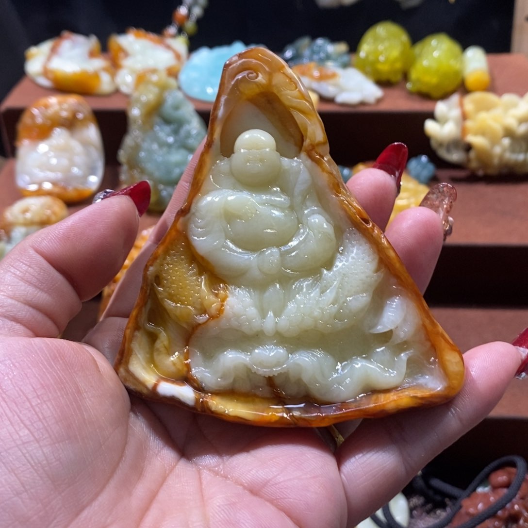 蛇纹石玉颈饰未镶嵌