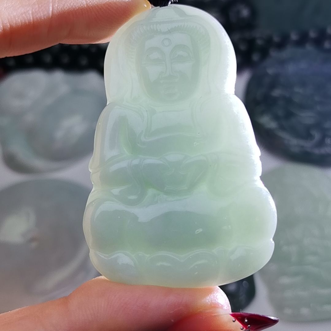 翡翠颈饰未镶嵌天然的A货翡翠多样性发货