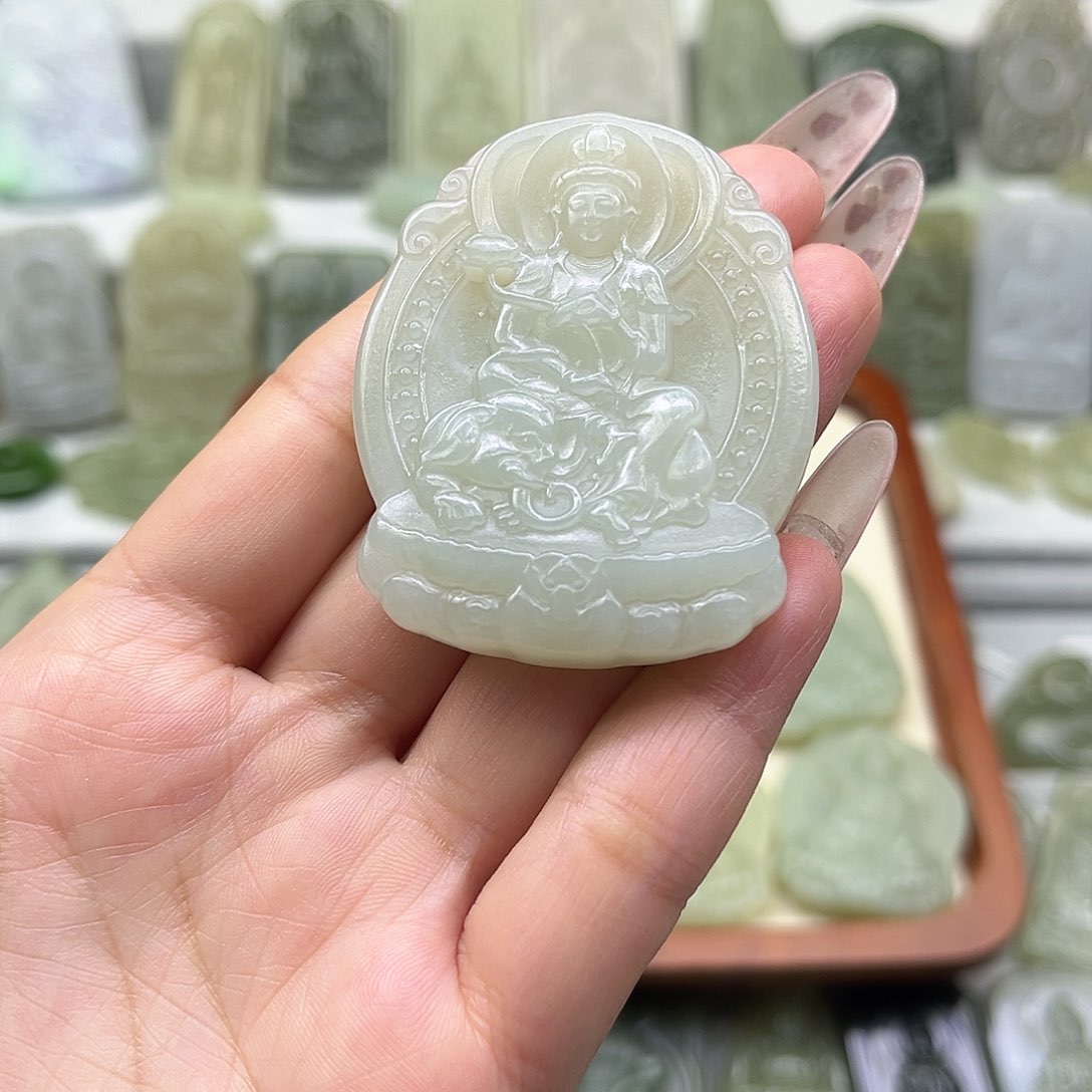 和田玉颈饰未镶嵌孤****?