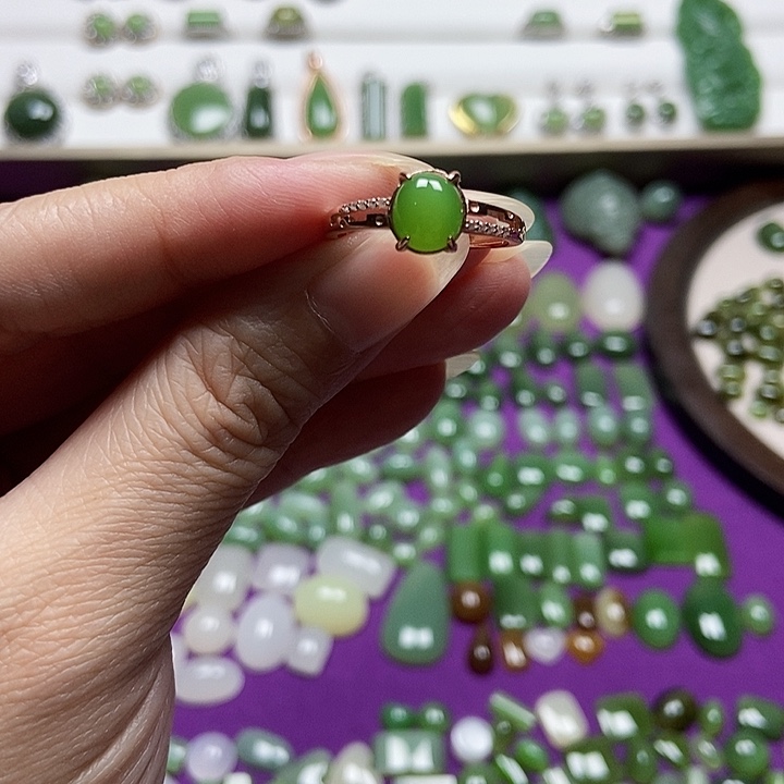 未镶嵌戒指和田玉（碧玉）