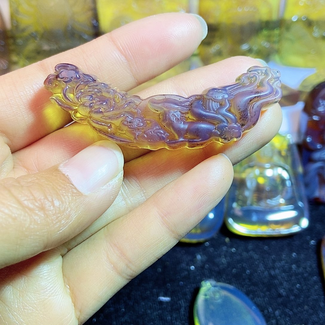 琥珀颈饰未镶嵌九尾狐