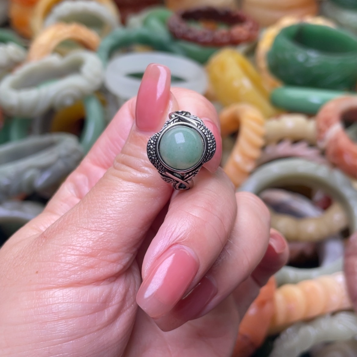 【闪购商品】石英质玉手镯未镶嵌