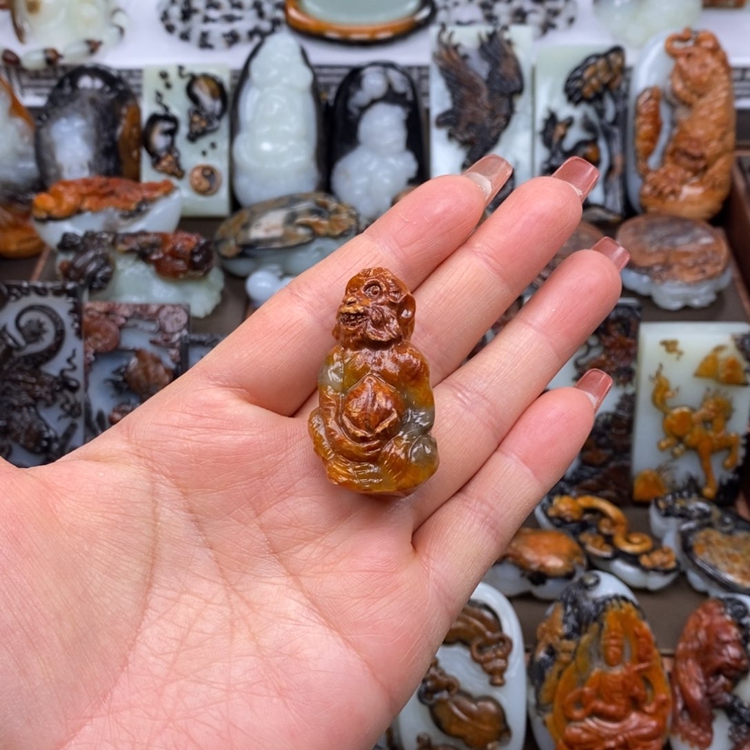 颈饰未镶嵌和田玉