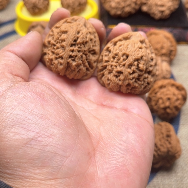 文玩核桃吊坠南疆