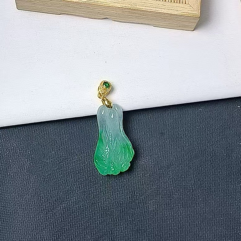 （聚宝严选）D0256绿飘花白菜吊坠精致气质妈妈款时尚精美