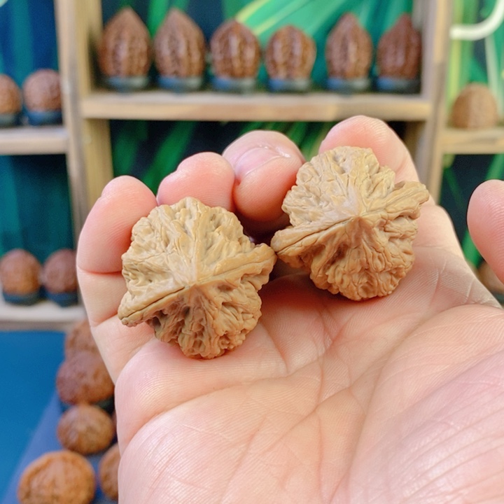 吊坠文玩核桃34天眼鸡心