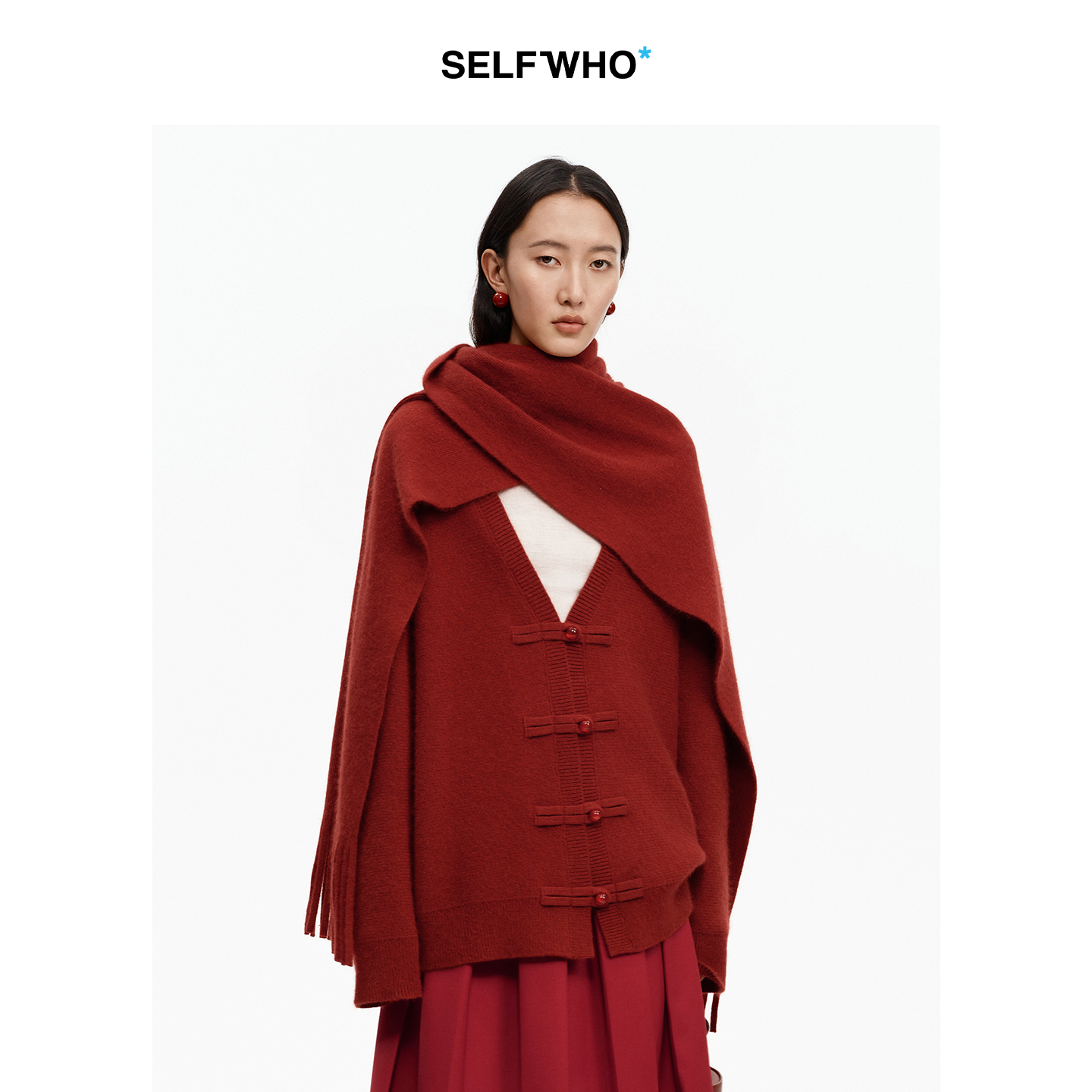 SELFWHO绵羊毛混纺圣诞红国风盘扣V领针织衫女2025冬新款落肩毛衣