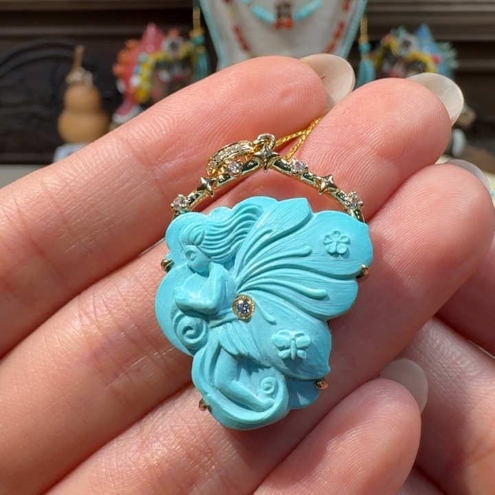 绿松石18K金镶嵌吊坠(不含链)蝴蝶女孩儿