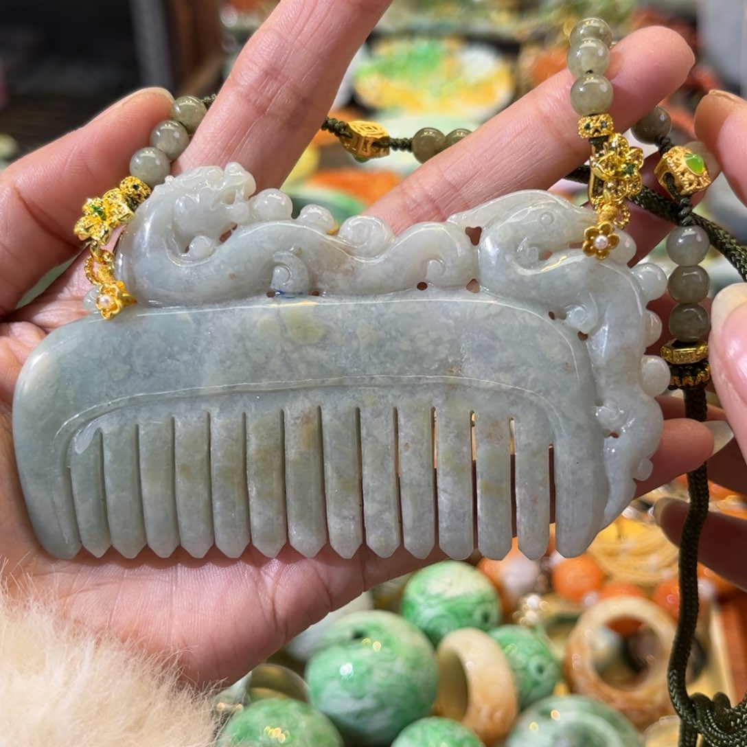 翡翠颈饰未镶嵌待编款