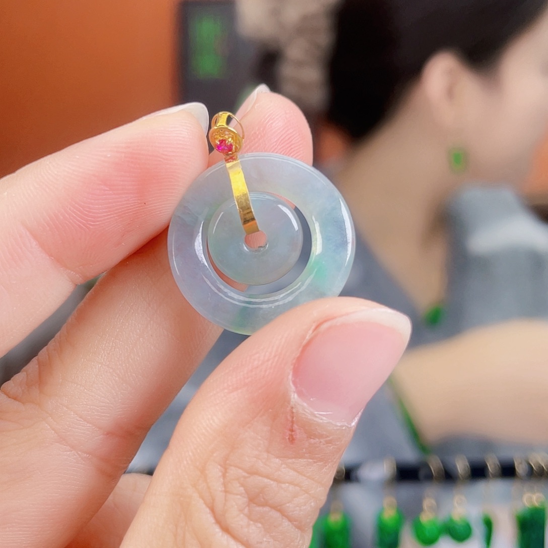 翡翠18K金镶嵌耳饰