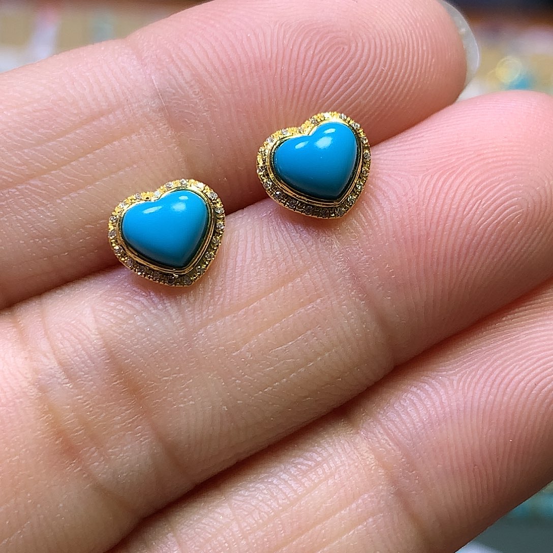 绿松石18K金镶嵌耳钉