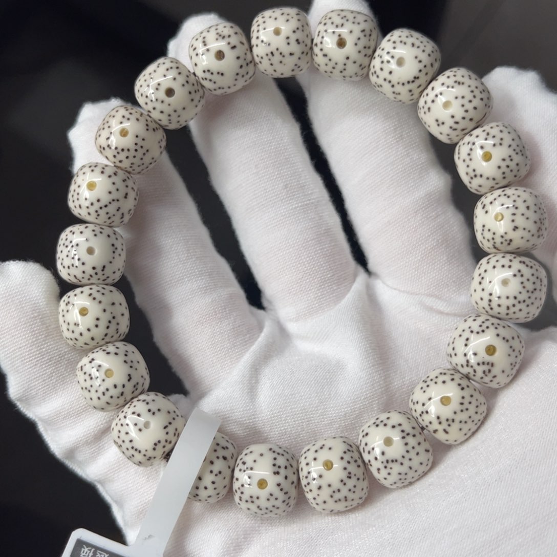 星月菩提吊坠12/11原生态顺白大眼睛留白