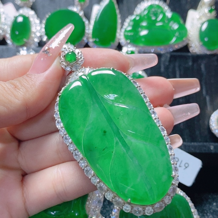 翡翠颈饰银S925镶嵌          