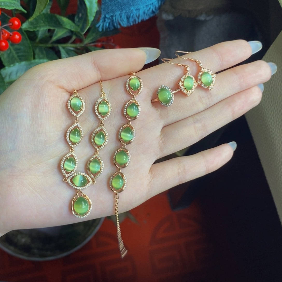 和田玉手镯银S925镀金镶嵌碧玉猫眼一套