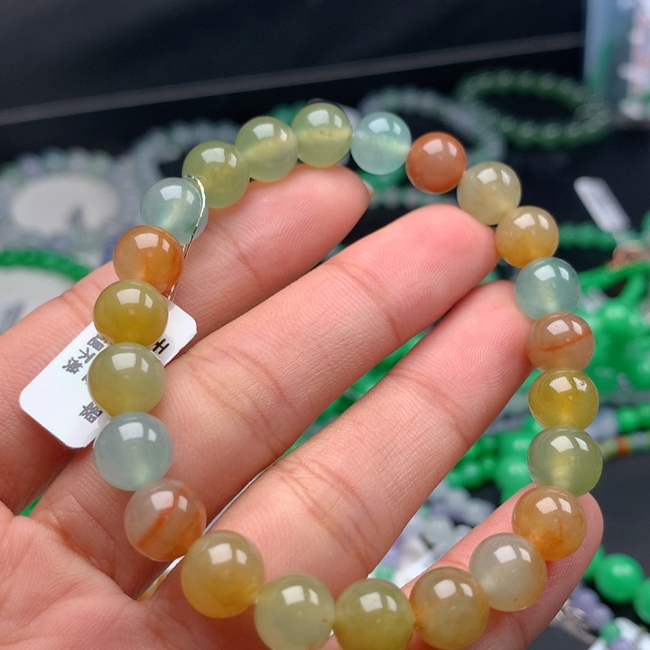 翡翠手镯未镶嵌卡