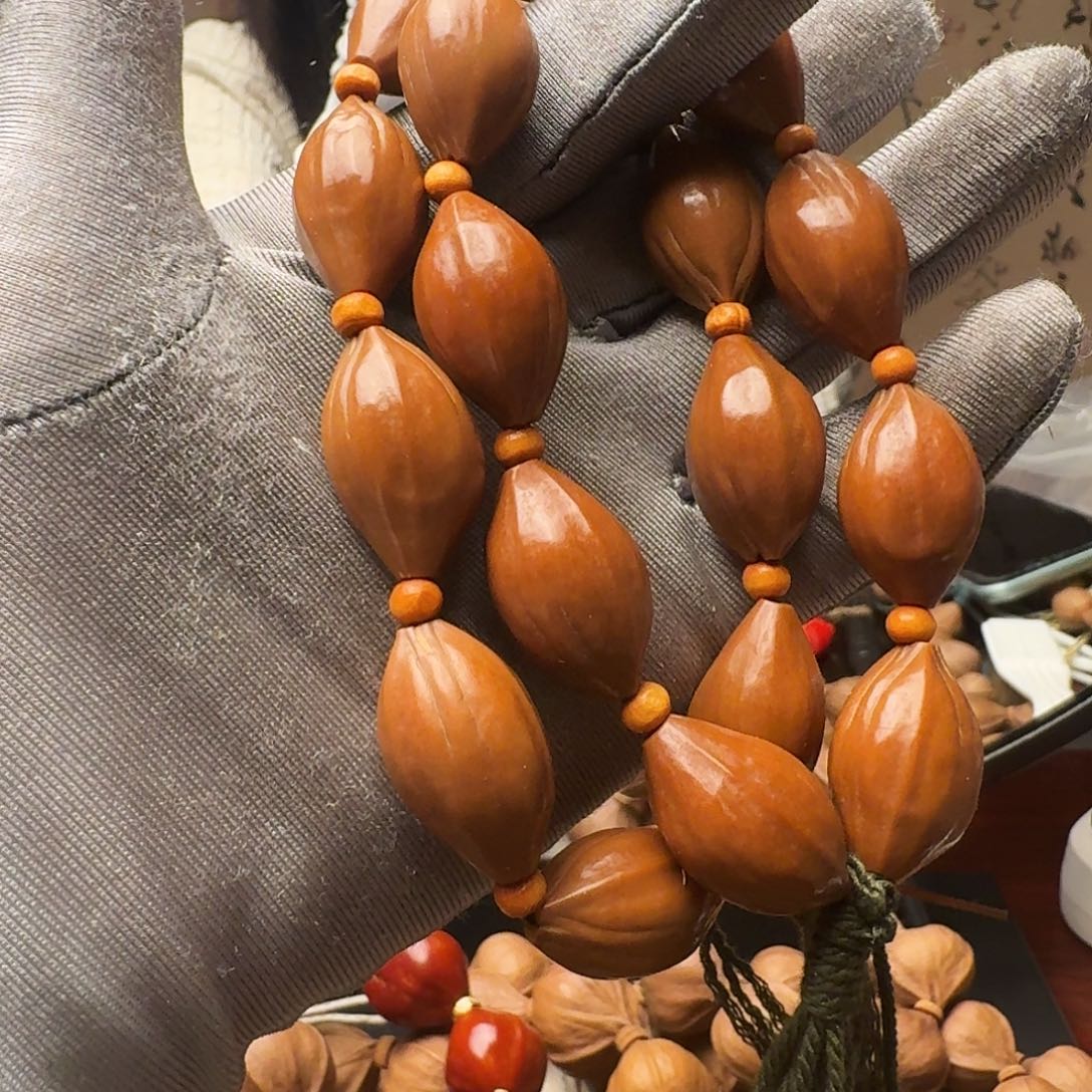 橄榄核把件老油核