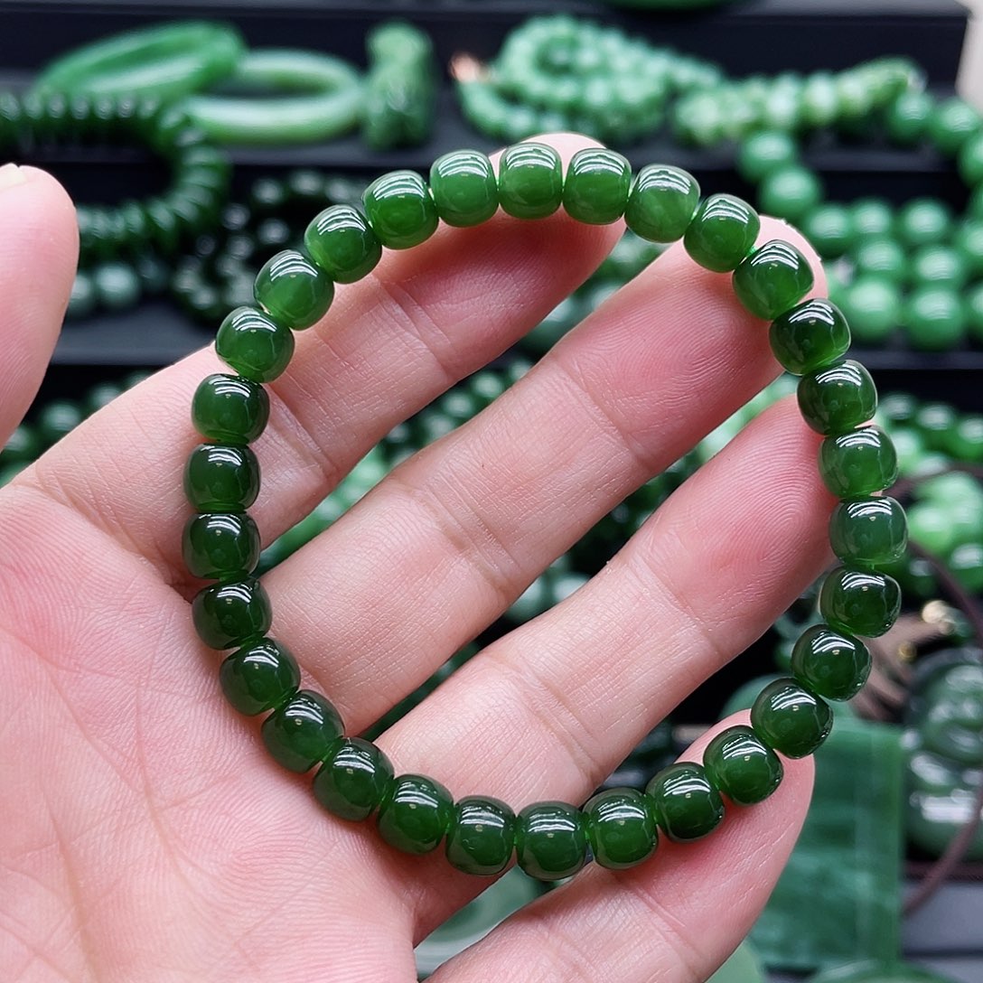 和田玉（碧玉）未镶嵌手链