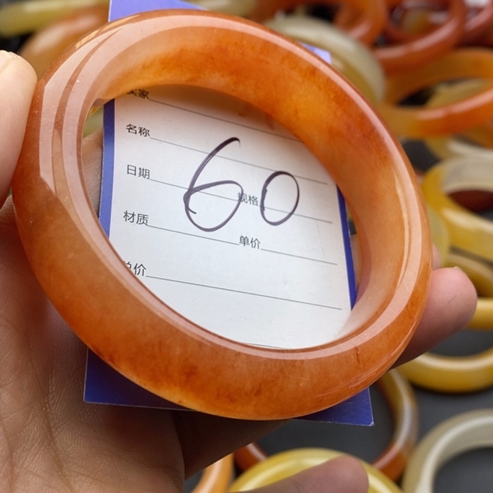 未镶嵌手镯石英质玉