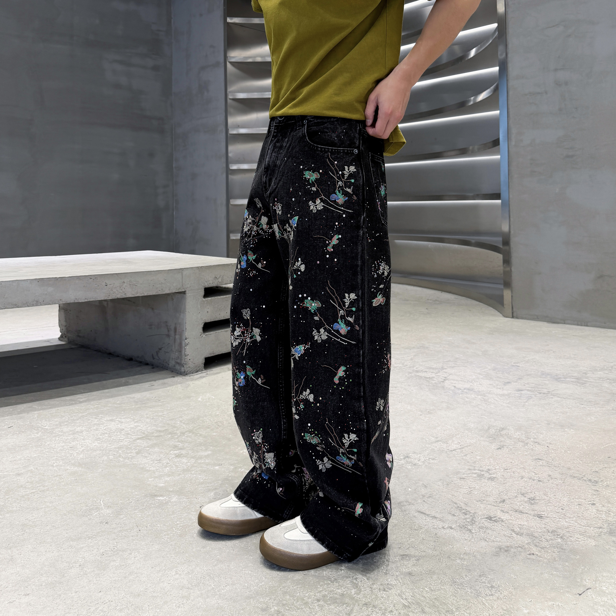 新款潮牌宽松直筒黑色水洗涂鸦牛仔裤休闲裤高腰时尚百搭复古印花